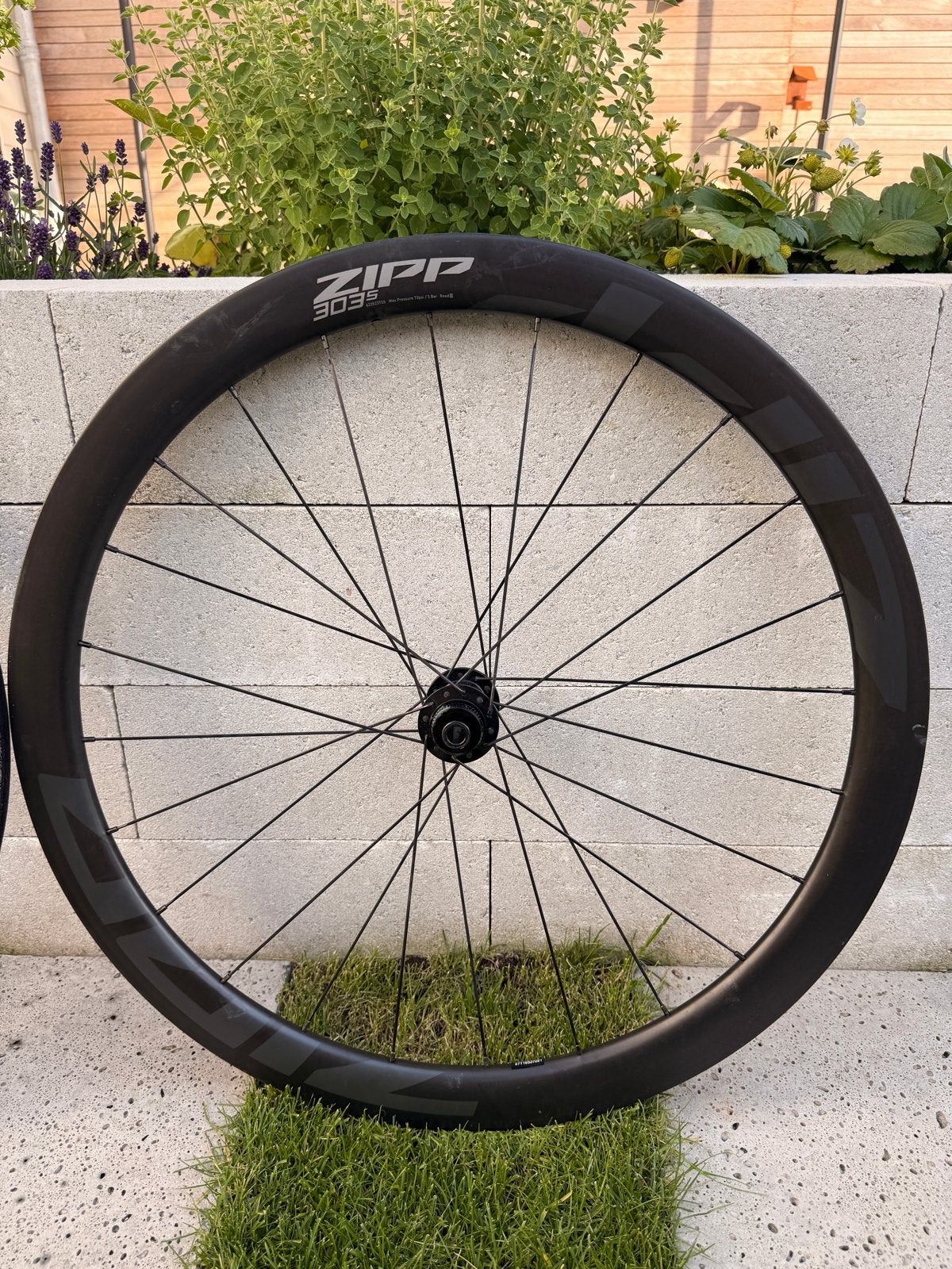 ZIPP 303S Carbon Wielset (tubeless ready)- Zo goed als nieuw, Fietsen en Brommers, Fietsonderdelen, Wiel, Ophalen of Verzenden