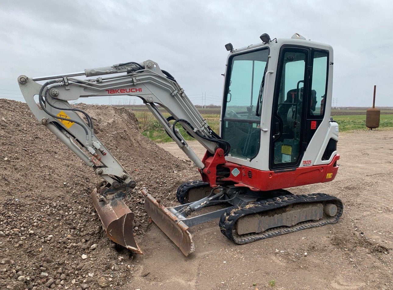 Takeuchi deur TB216 TB219 TB225, Ophalen