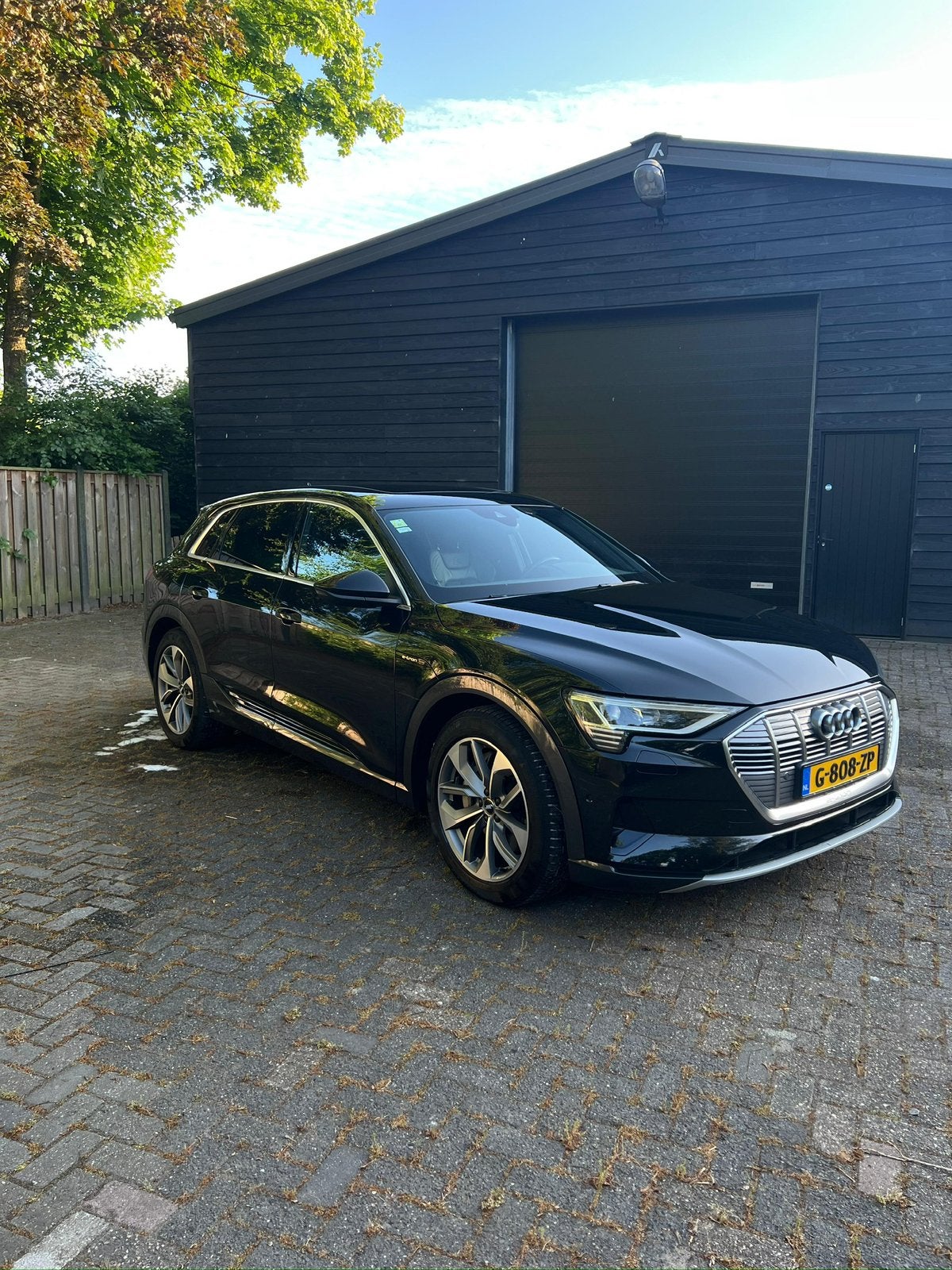 Audi E-Tron 55 quattro 360pk | Pro Line S | Panorama Dak, Automaat, 131 €/maand, 1800 kg, Zwart