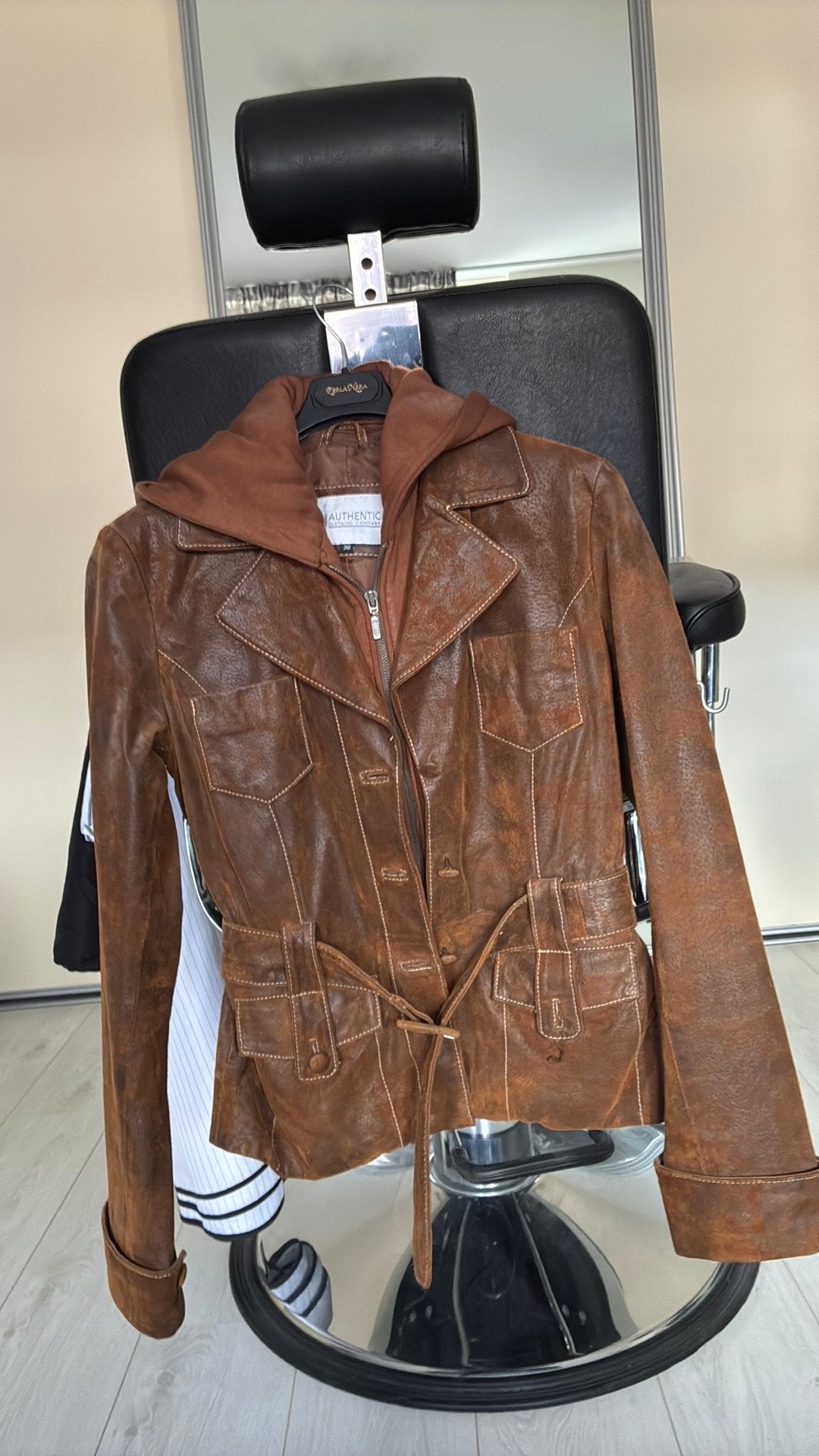 Vintage bruine leren jas met capuchon, Kleding | Dames, Jassen | Winter, Ophalen of Verzenden, Zo goed als nieuw, Maat 38/40 (M)
