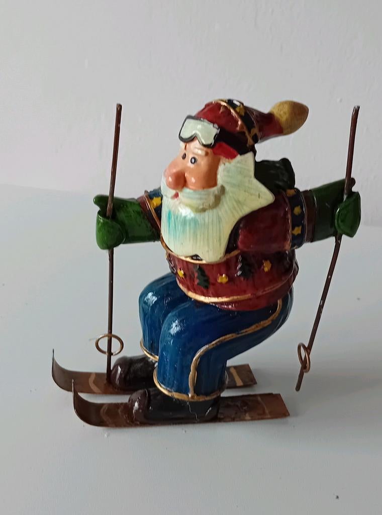 Leuke skiende Kerstman, Kerstbeeld, Kerstdorp, Ophalen of Verzenden