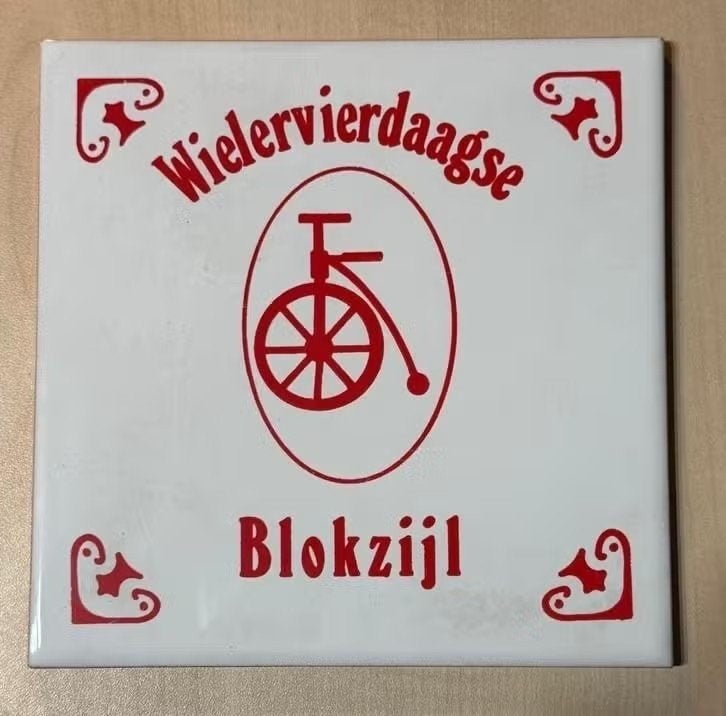 Blokzijl Tegel Wielervierdaagse., Ophalen of Verzenden, Zo goed als nieuw