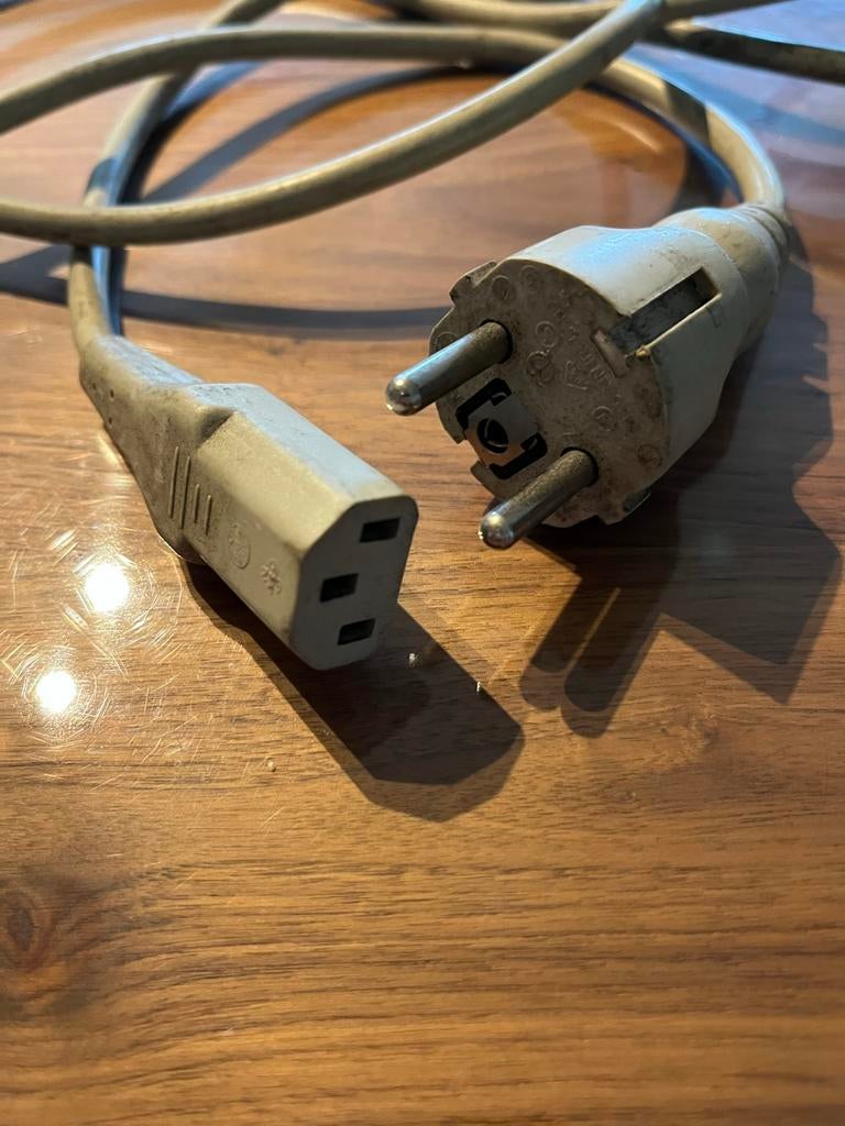 Stroomkabel C13 naar Schuko, Computers en Software, Pc- en Netwerkkabels, Ophalen of Verzenden, Gebruikt