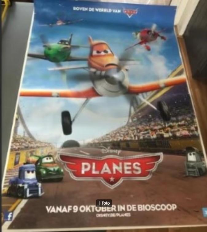 Planes boven de wereld van cars filmposter, Ophalen of Verzenden, Zo goed als nieuw, Poster