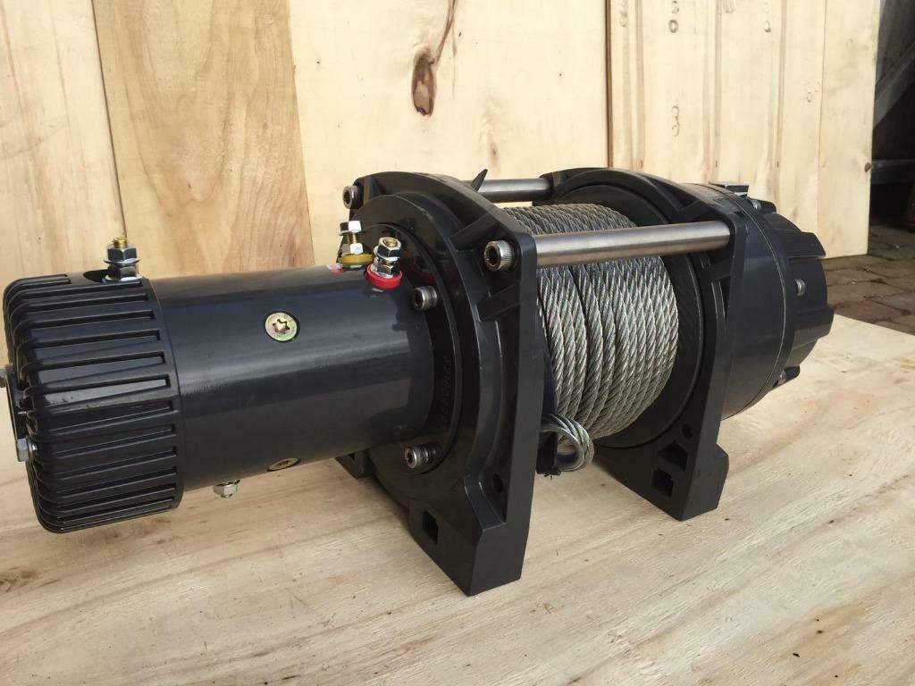 Hijslier 1200 kg 12V 18-25 mtr 8.1 mm kabel/touw draadloos