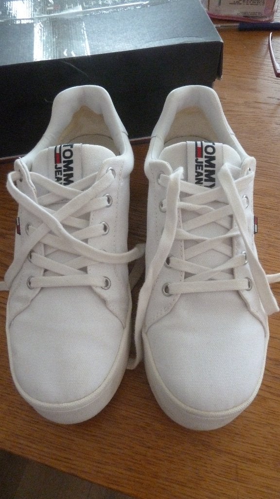 witte sneakers maat 38 Tommy Hilfiger, Kleding | Dames, Schoenen, Wit, Ophalen of Verzenden, Tommy Hilfiger, Sneakers of Gympen