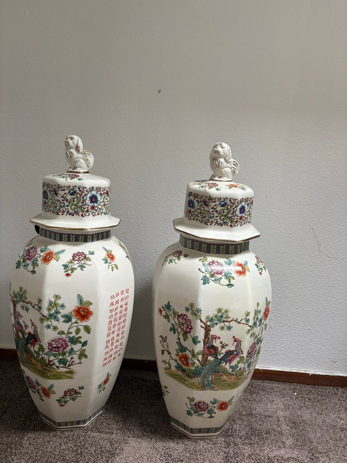 Set van twee hoge Chinese vazen met deksel en decoratie, Ophalen