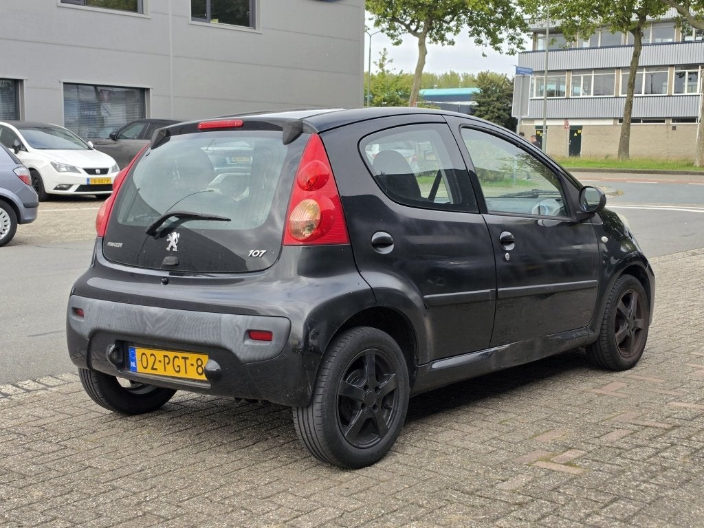 Peugeot 107 1.0-12V Urban Move 5Drs Airco Lees Tekst!, Euro 5, Gebruikt, 4 stoelen, Elektrische ramen