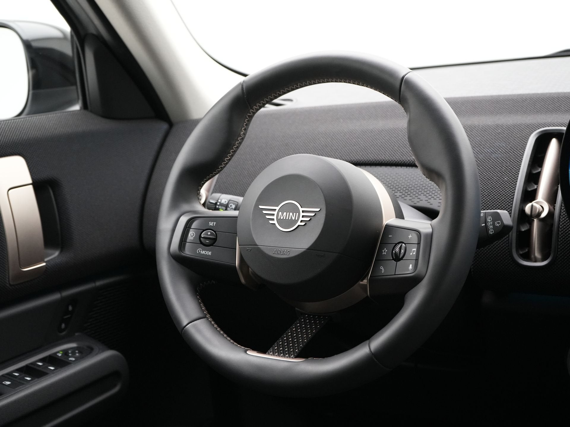 MINI Countryman E Classic Pakket XS (bj 2024, automaat), Dealer onderhouden, Gebruikt, Countryman, Met garantie (alle)