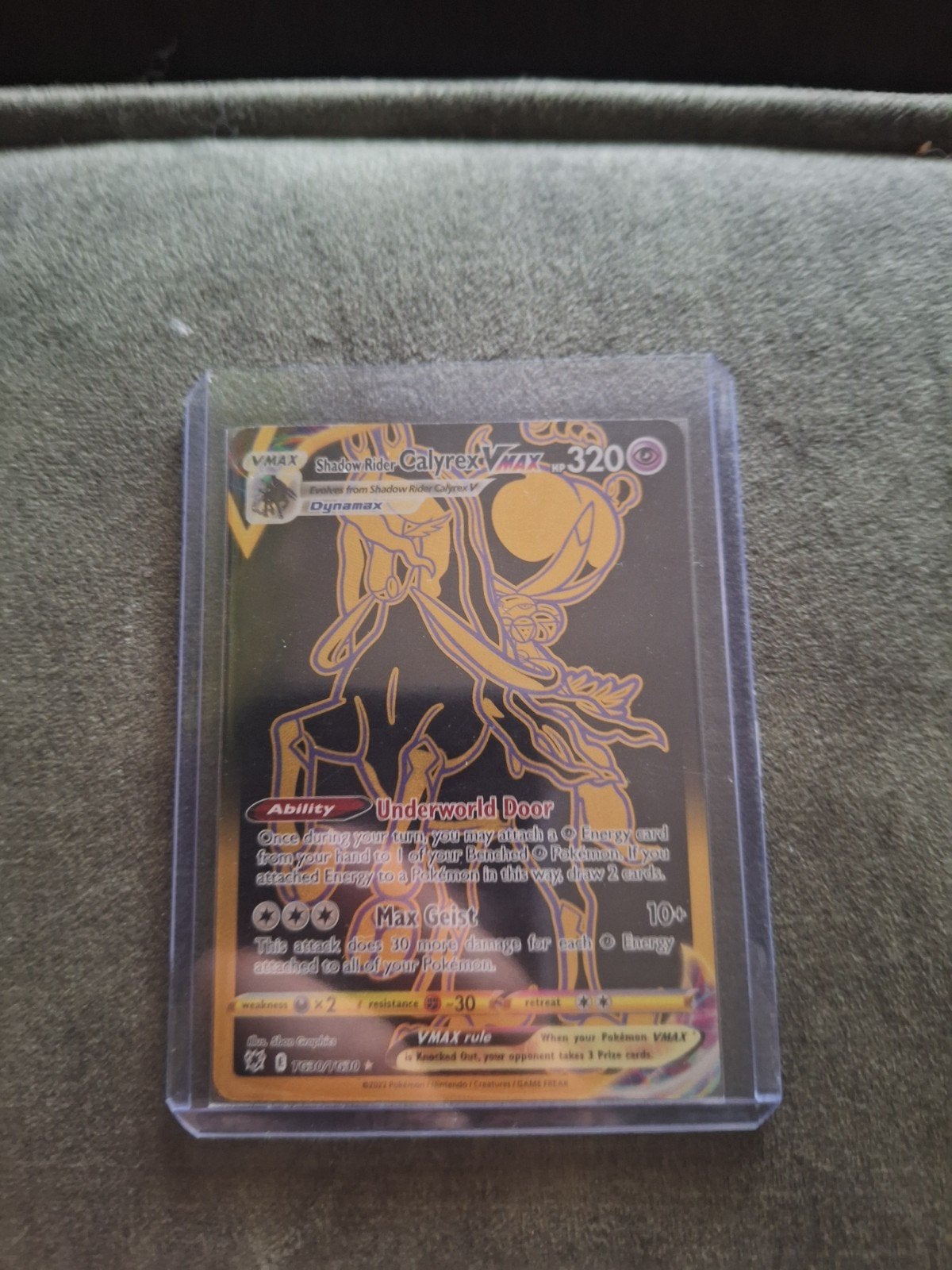 Calyrex VMAX Shadow Rider Pokémon kaart (Gold Secret Rare), Ophalen of Verzenden, Zo goed als nieuw, Losse kaart, Foil