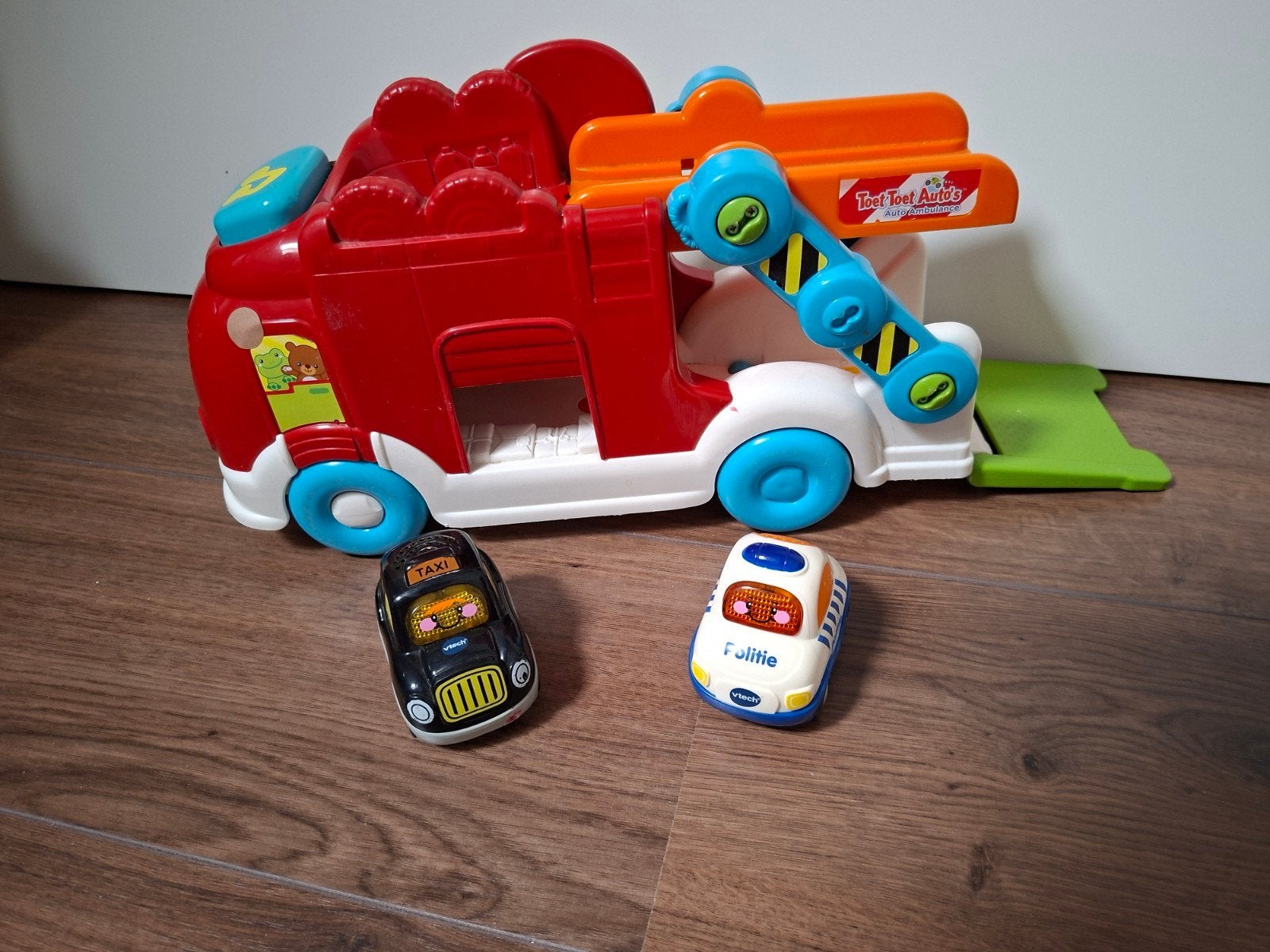 V-tech toet-toet vrachtwage oplegger licht geluid 2 auto's, Kinderen en Baby's, Speelgoed | Vtech, Ophalen of Verzenden, Gebruikt