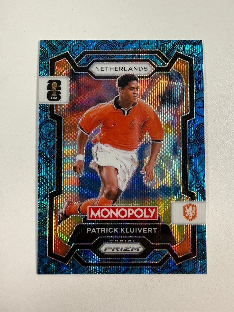 72 Patrick Kluivert Blue Prizm Monopoly World Cup 2026, Ophalen of Verzenden, Nieuw, Buitenlandse clubs, Poster, Plaatje of Sticker