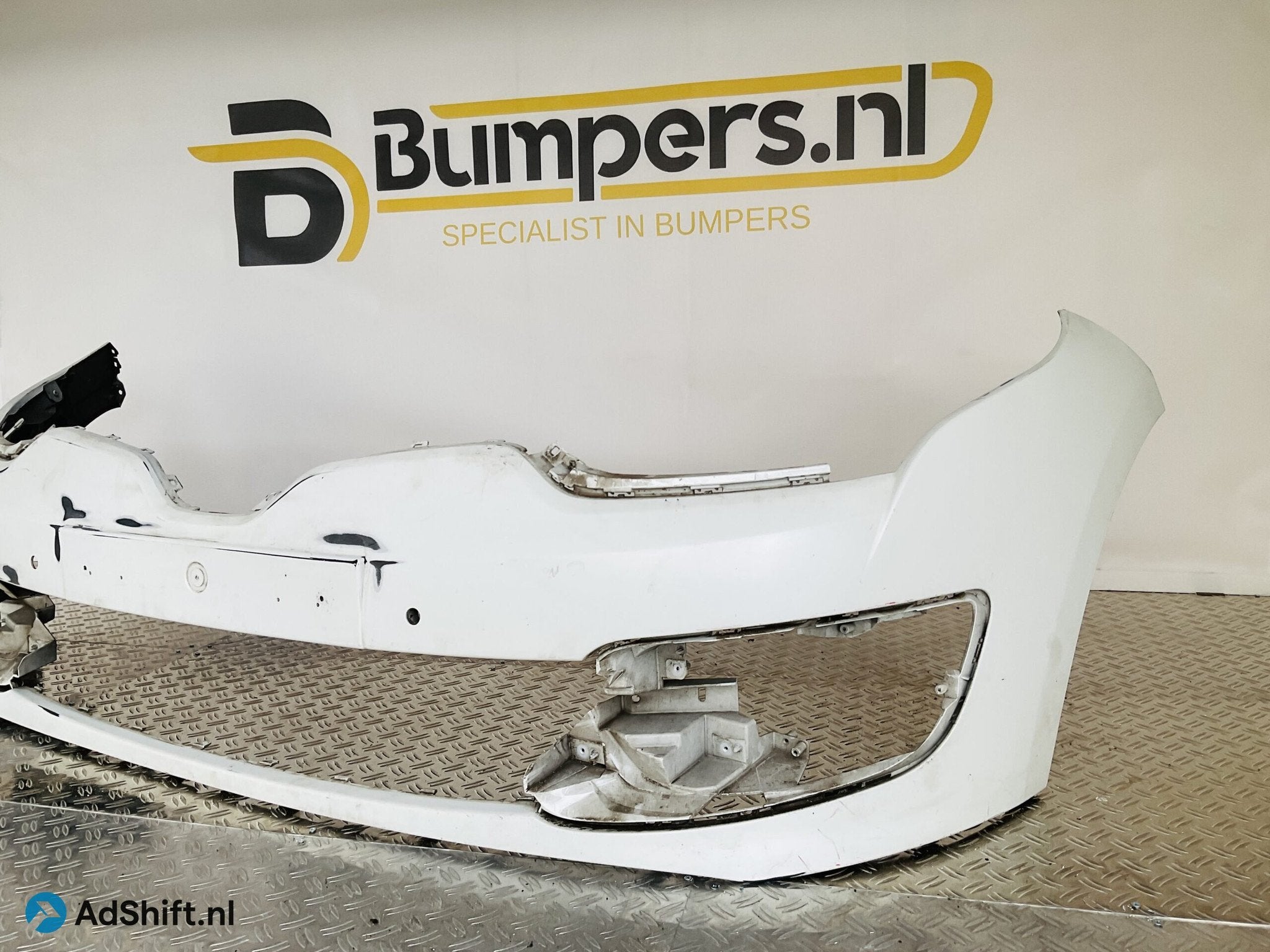 BUMPER Renault Megane 3 Facelift 2013-2015 VOORBUMPER 2-F4-1, Auto-onderdelen, Bumper
