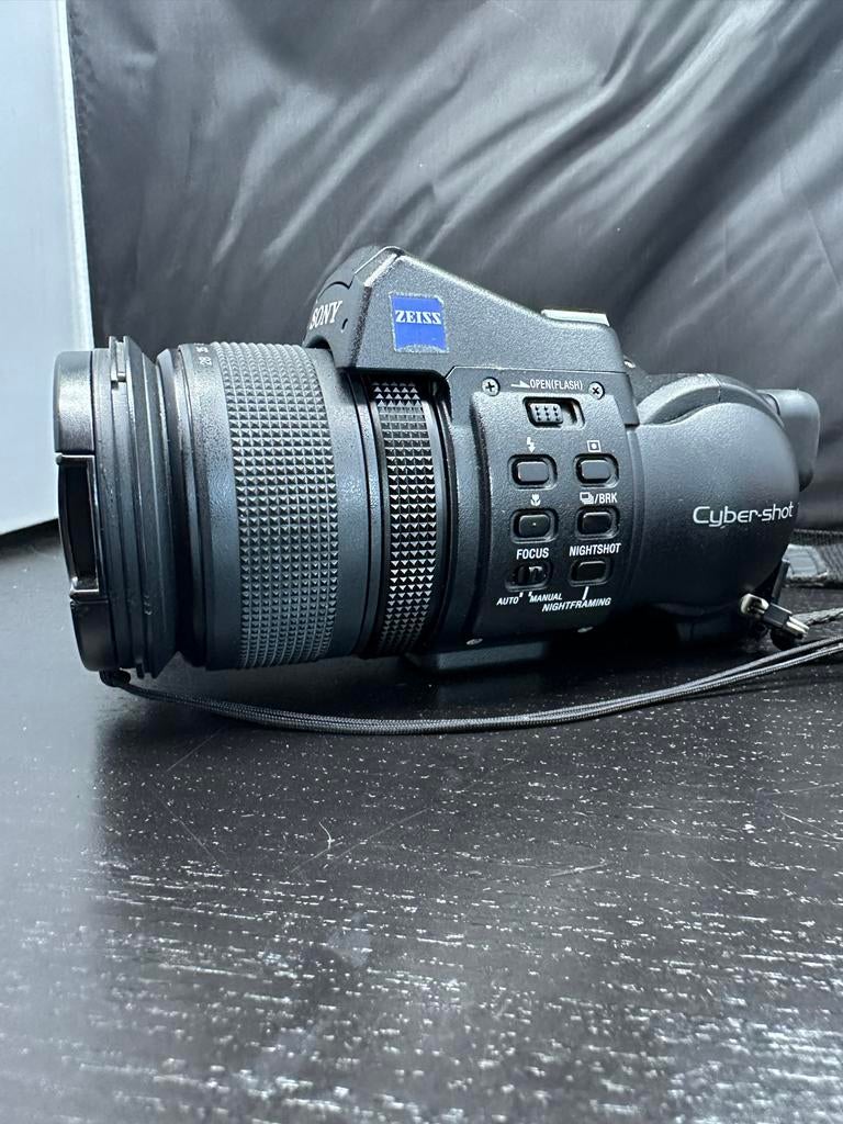 Sony Cyber-shot DSC-F828 Digitale Camera met Zeiss Lens, Audio, Tv en Foto, Videocamera's Digitaal, Ophalen of Verzenden, Sony