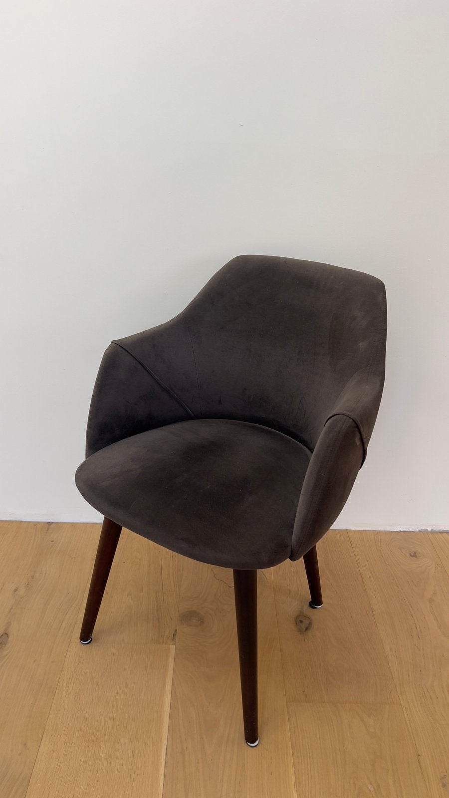 Lule eetkamerstoel met hoge rugleuning grijs / walnoot, Huis en Inrichting, Stoelen, Gebruikt, Ophalen of Verzenden, Vier, Stof