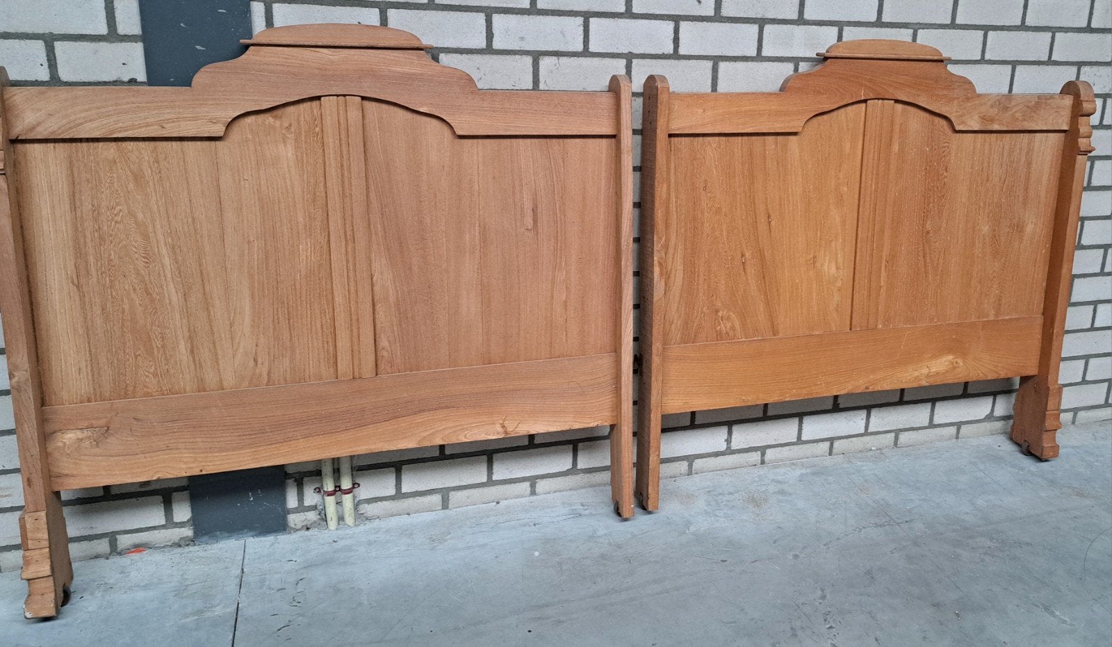 Brocante massief houten bed achterkant, Antiek en Kunst, Antiek | Meubels | Bedden, Ophalen