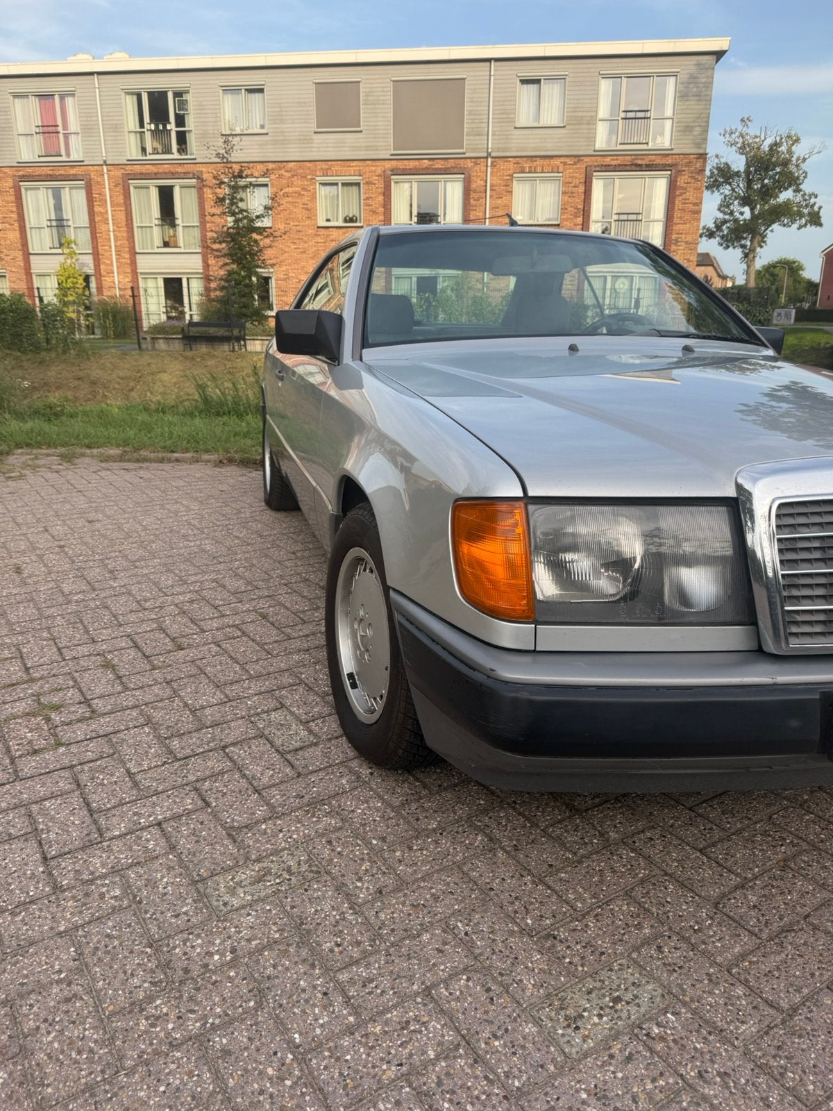 W124 Mercedes 300 CE 1987, foto 2