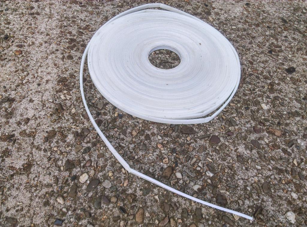 glasband 9x3mm wit ca 70 meter, Doe-het-zelf en Verbouw, Glas en Ramen, Nieuw, Glasplaat, Dubbelglas, 160 cm of meer