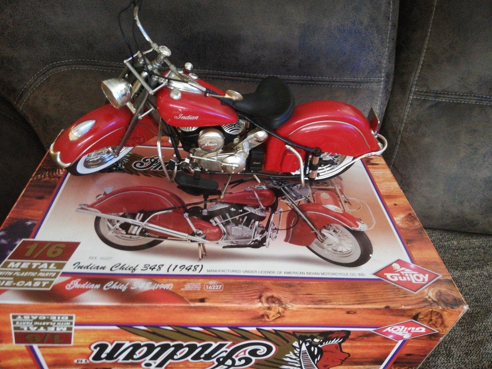 Indian schaalmodel, Ophalen of Verzenden, Zo goed als nieuw, 1:5 t/m 1:8, Motor