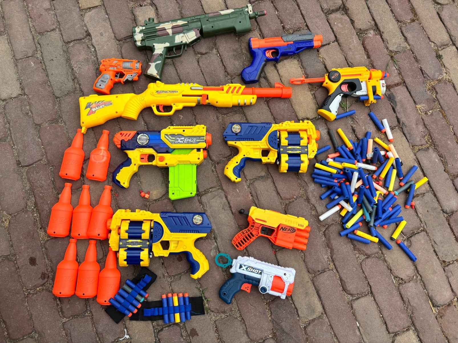 Nerf pistolen met pistooltjes, Ophalen of Verzenden, Gebruikt