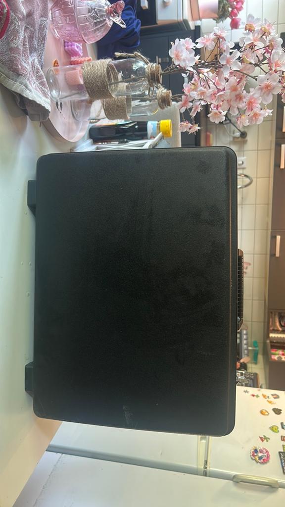 Reis koffer, Ophalen, Zo goed als nieuw, 10 inch, Bescherming voor- en achterkant