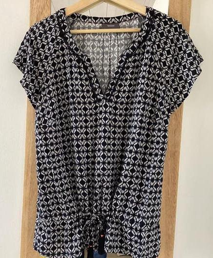 C&A Yessica zwart witte blouse met patroon., Kleding | Dames, Ophalen of Verzenden, Zo goed als nieuw, Maat 42/44 (L), Zwart