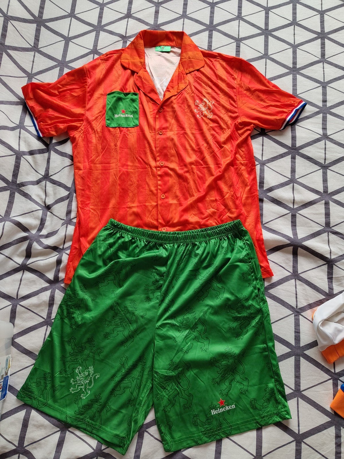 Heineken Oranje tenue - shirt en broekje, Kleding | Heren, Meerkleurig, Maat 56/58 (XL), Ophalen of Verzenden, Zo goed als nieuw