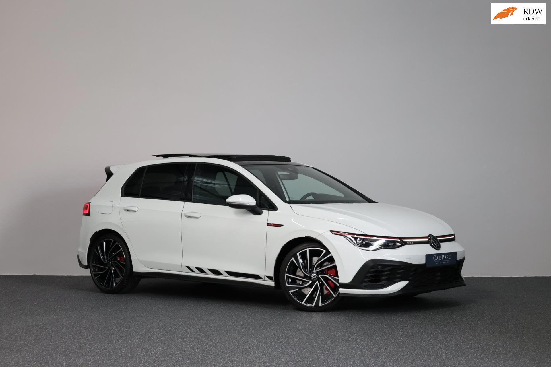 Volkswagen Golf 2.0 TSI GTI Clubsport 301+PK LED+IQ/PANO/HAL, Auto's, Dealer onderhouden, Gebruikt, 4 cilinders, 1984 cc