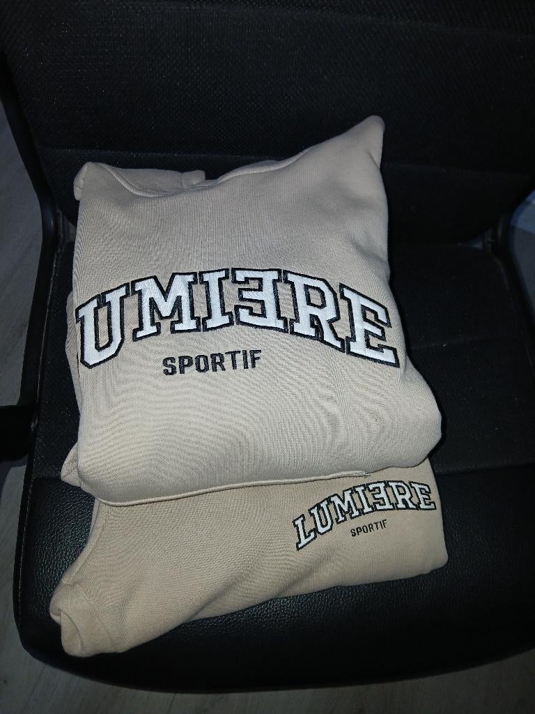 Trainingspak lumiere maat xxs valt als maatje small, Ophalen, Beige, Overige typen, Onbekend