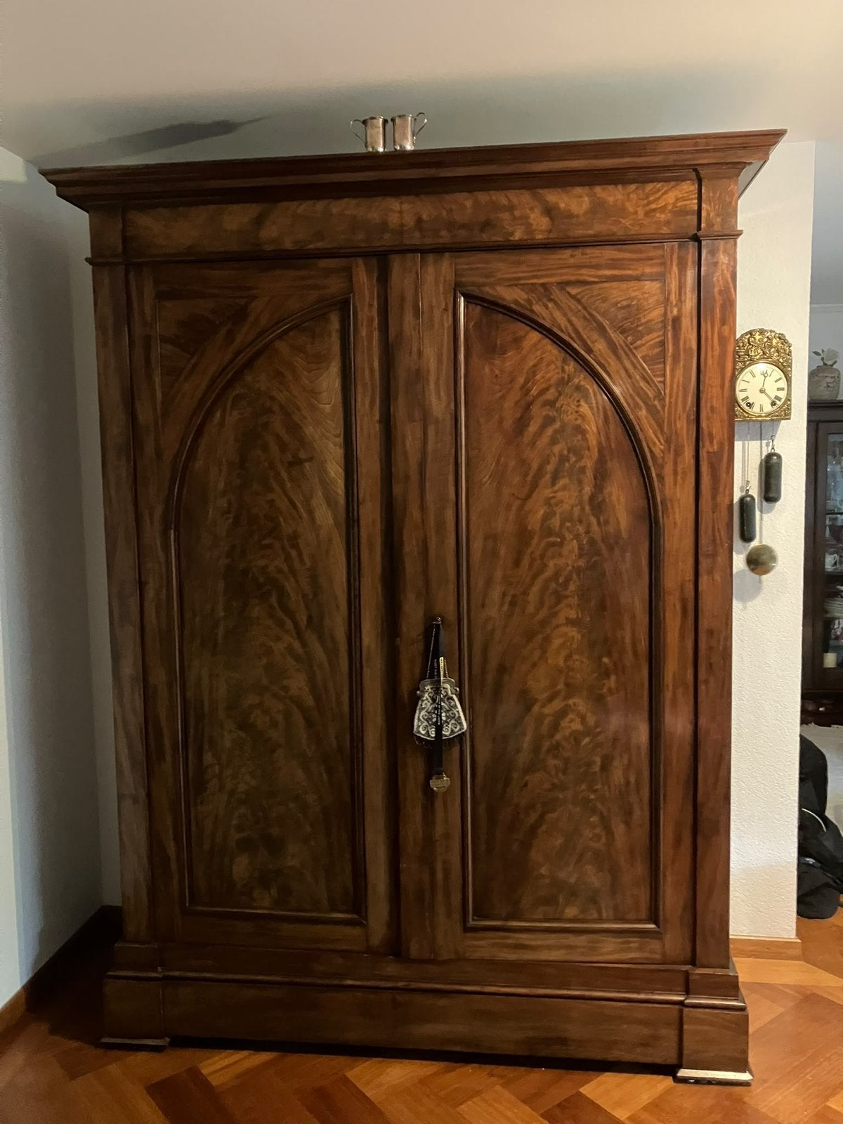 Antieke cubaans mahonie houten kast, Ophalen