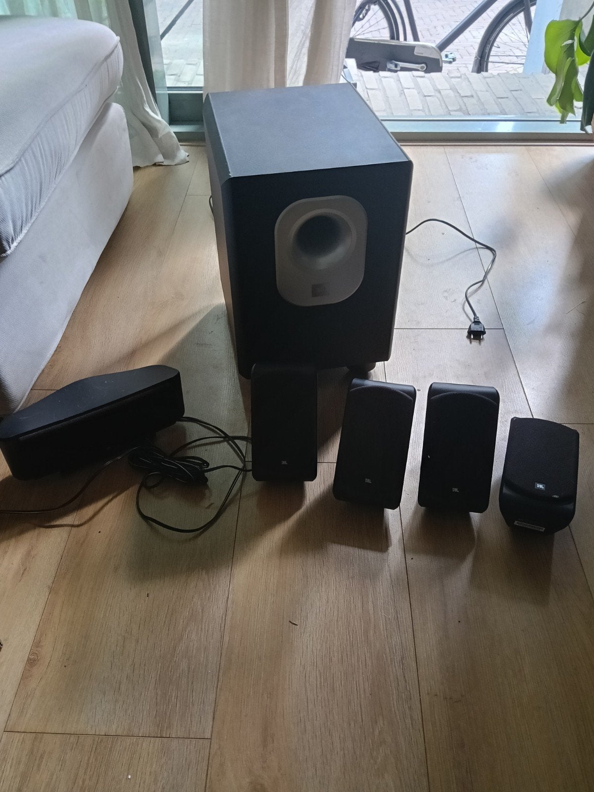 JBL SCS200.5 Complete 5.1 Home Cinema Set met 100W Subwoofer, Gebruikt, 70 watt of meer, 5.1-systeem, Overige spelers