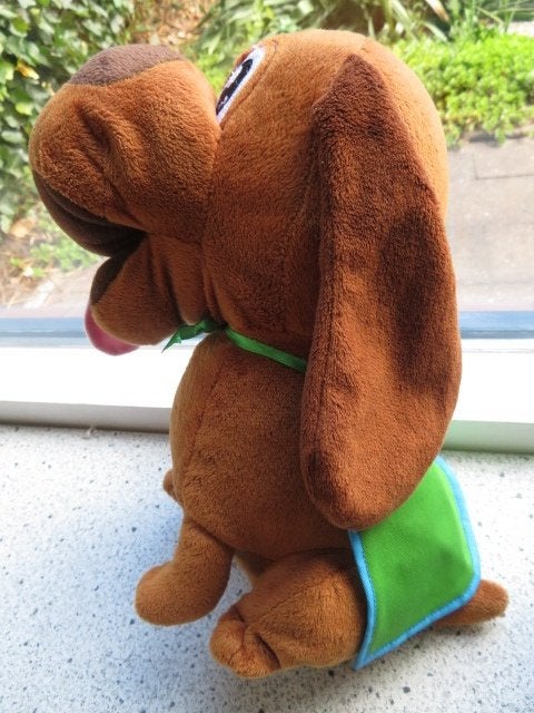 Hond Speurhond Sammy mascotte van RCN Vakantieparken, Middelgroot (20 tot 80 cm), Bruin, Hond, Ophalen of Verzenden