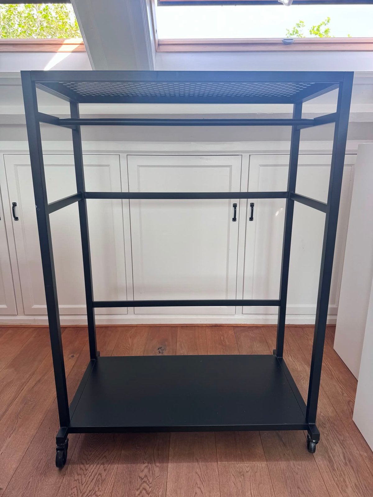 Ikea kleding rek, Ophalen, Met wielen, Zo goed als nieuw