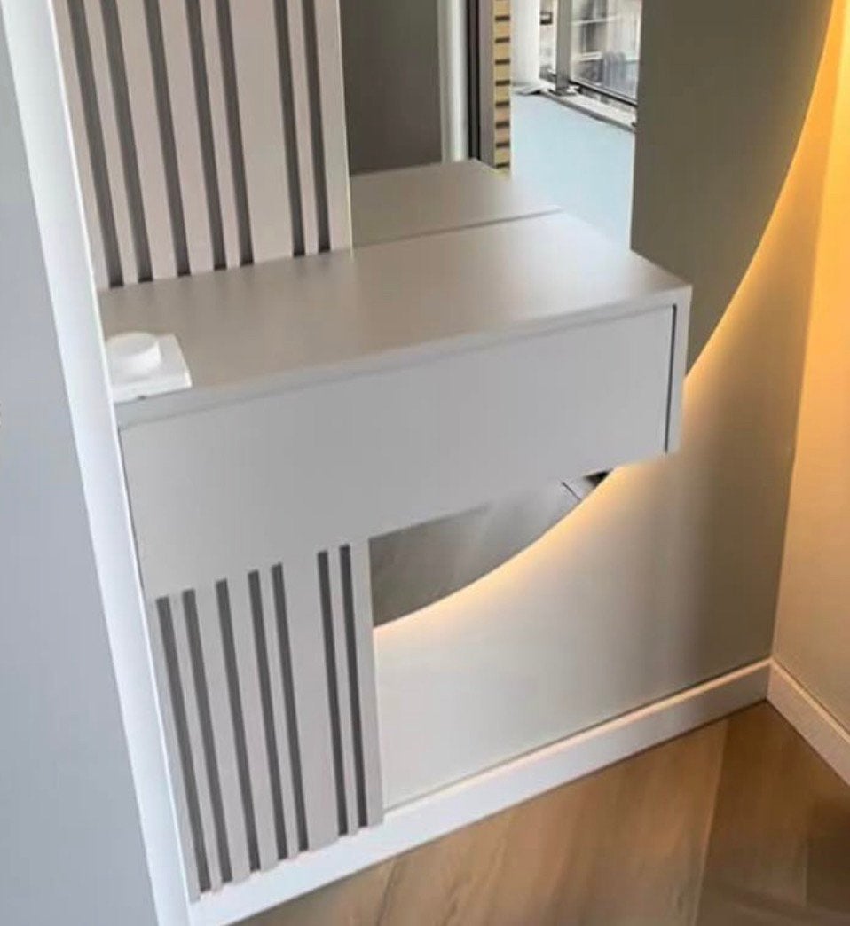 Zwevend japandi gangkast, Huis en Inrichting, Kasten | Wandmeubels, Ophalen of Verzenden, Zo goed als nieuw, Minder dan 150 cm