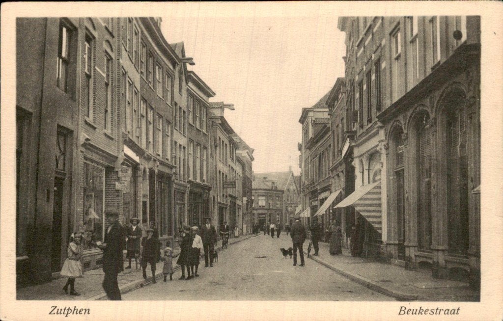 Zutphen - Beukestraat - Straatzicht, Ophalen of Verzenden, Voor 1920, Ongelopen, Gelderland