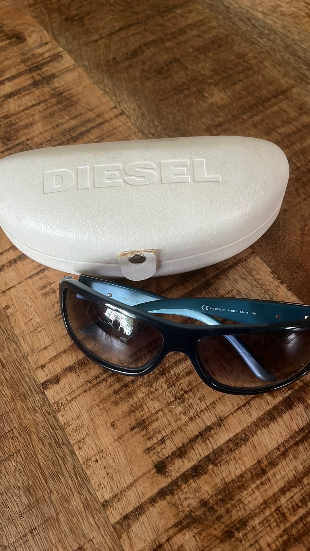 Mooie blauwe Diesel zonnebril  €22,50, Sieraden, Tassen en Uiterlijk, Zonnebrillen en Brillen | Dames, Zonnebril, Blauw, Zo goed als nieuw