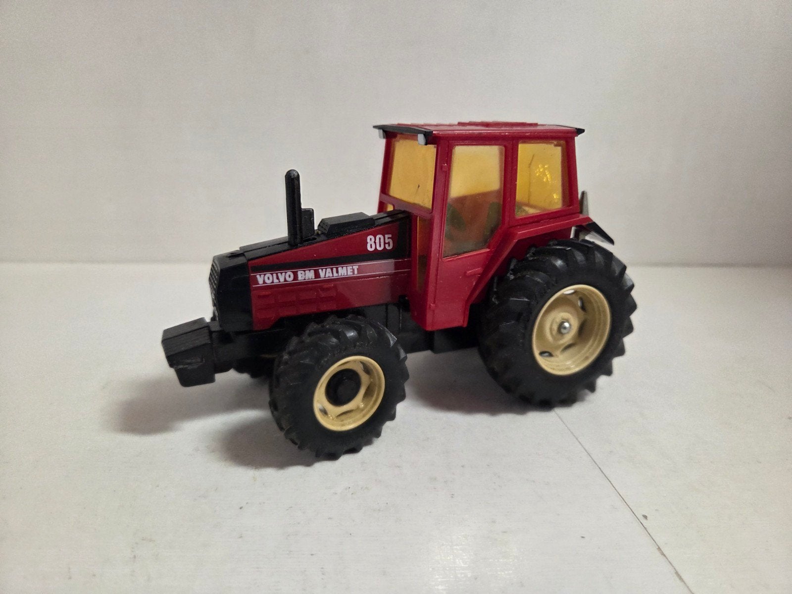 Britains Volvo BM Valmet 805 1:32, ., Tractor of Landbouw, Britains, Ophalen of Verzenden