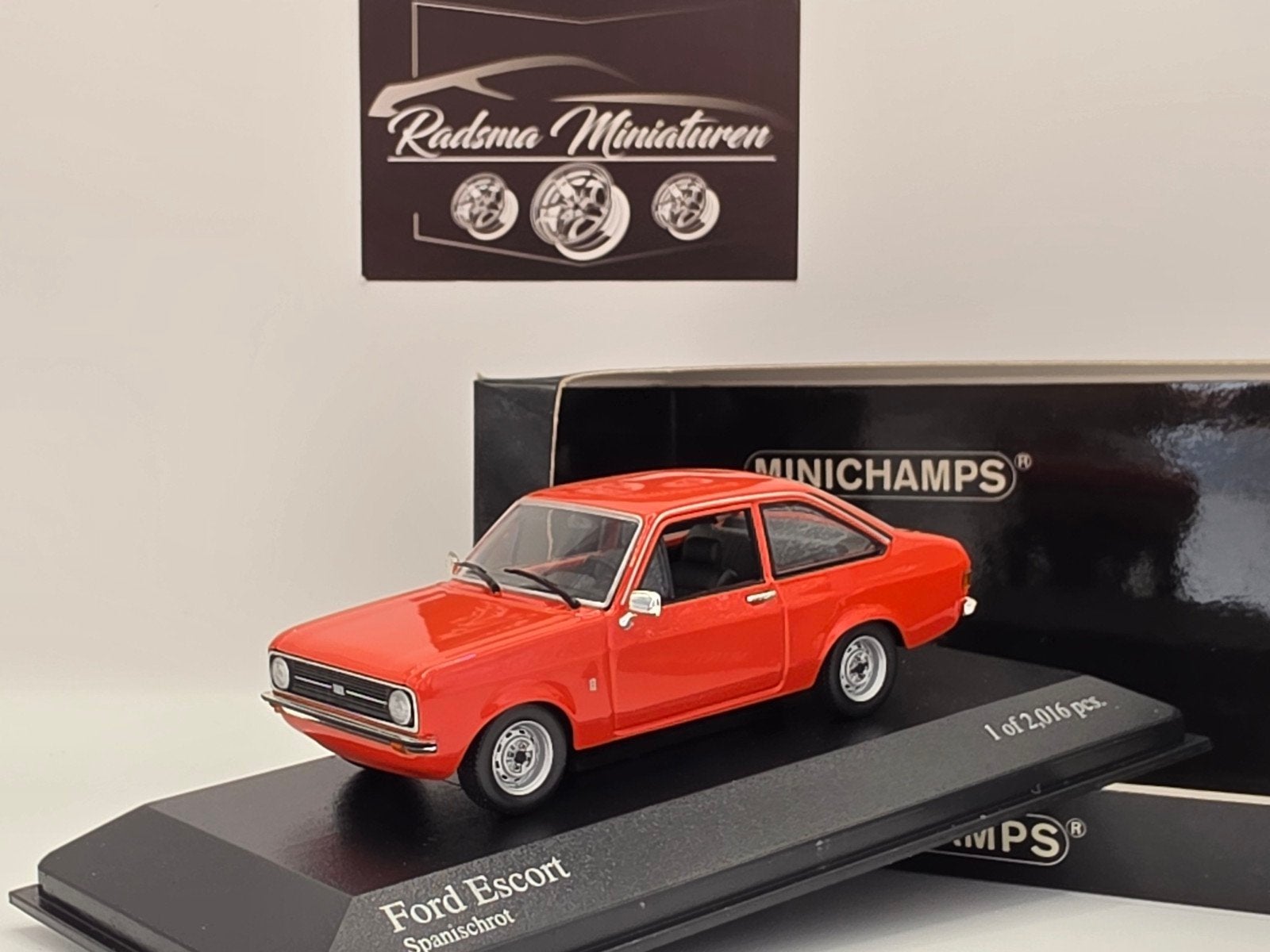 Ford Escort mk2 - Rood - 1:43 Minichamps, Auto, Ophalen of Verzenden, Zo goed als nieuw, MiniChamps