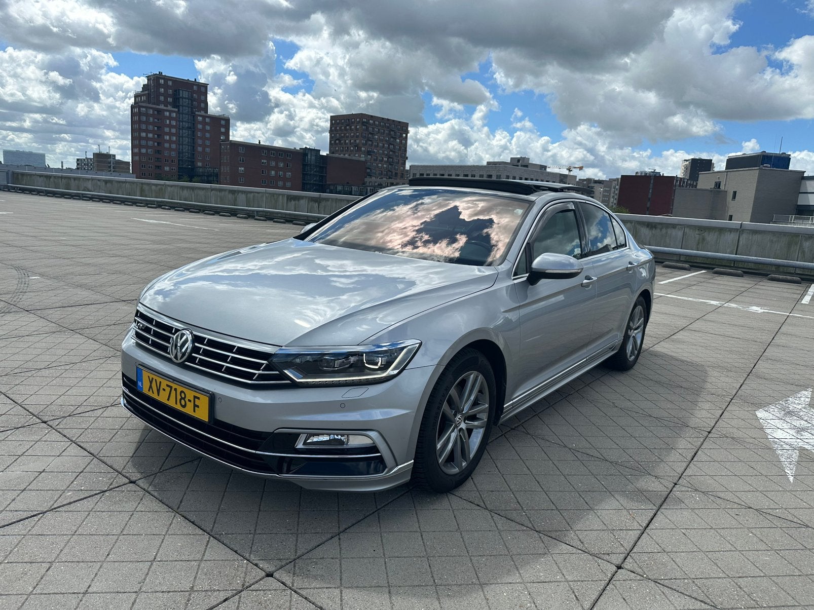 Volkswagen Passat Highline R | 1.5 TSI DSG | PANO&VIRTUAL |, 15 km/l, 1498 cc, 4 cilinders, Particulier
