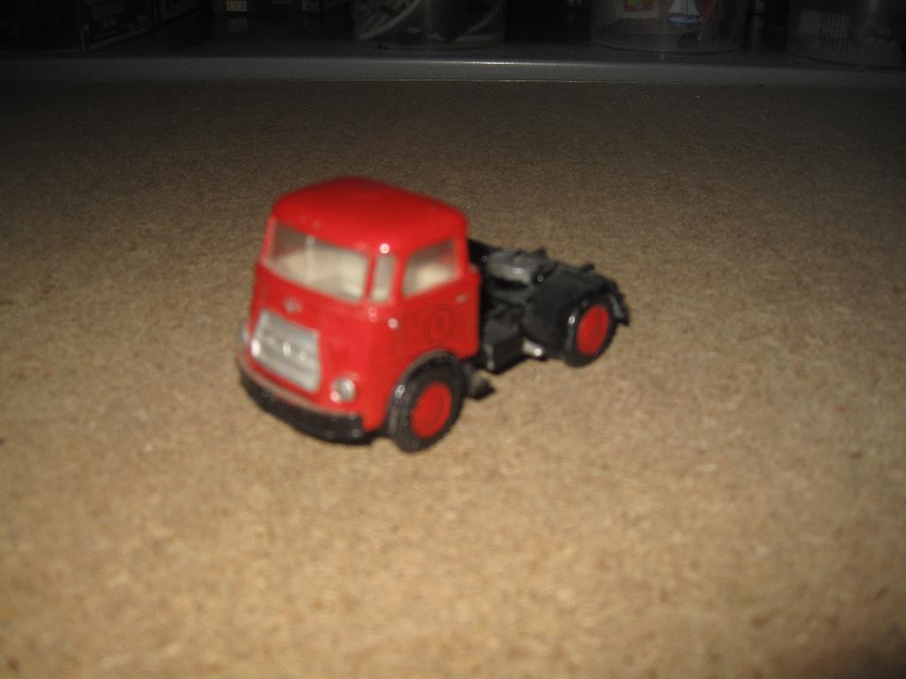 Lion car 33 - Daf frontstuur trekker type 3 zonder oplegger, Ophalen of Verzenden, Gebruikt, Bus of Vrachtwagen, Lion Toys