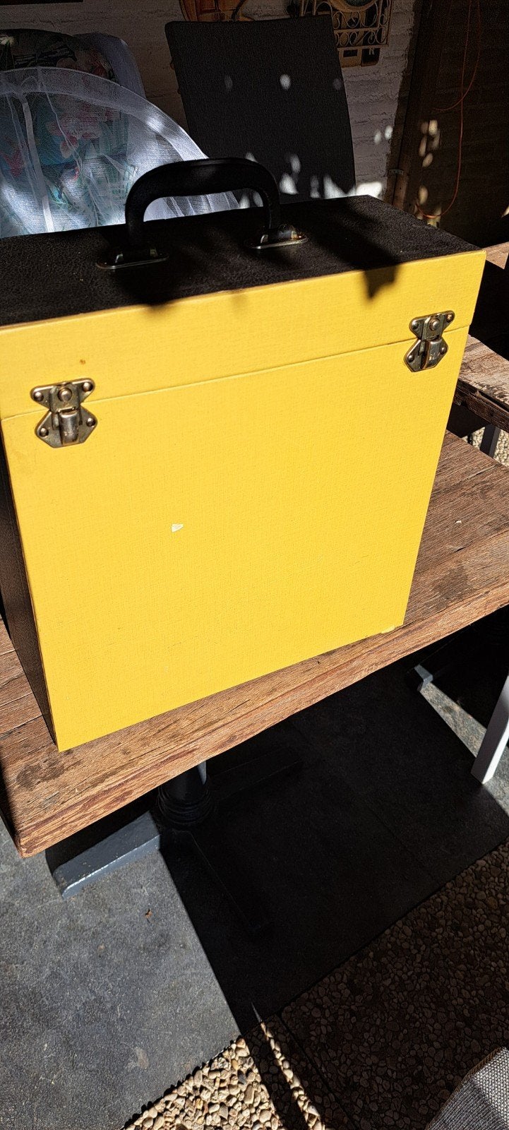 Vintage platenkoffer geel/zwart voor singles of LP's, Ophalen of Verzenden, Gebruikt