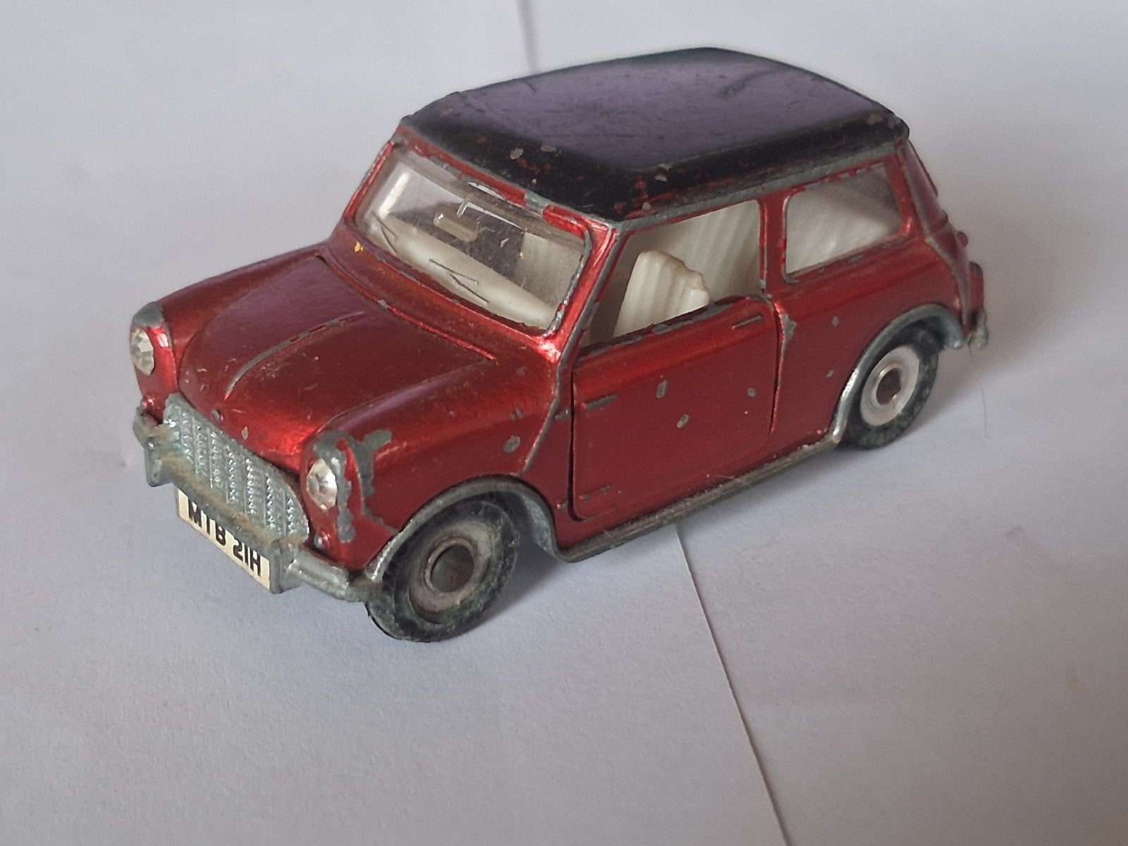 Vintage Dinky Toys Mini Minor - Rood met zwart dak, Ophalen of Verzenden, Gebruikt
