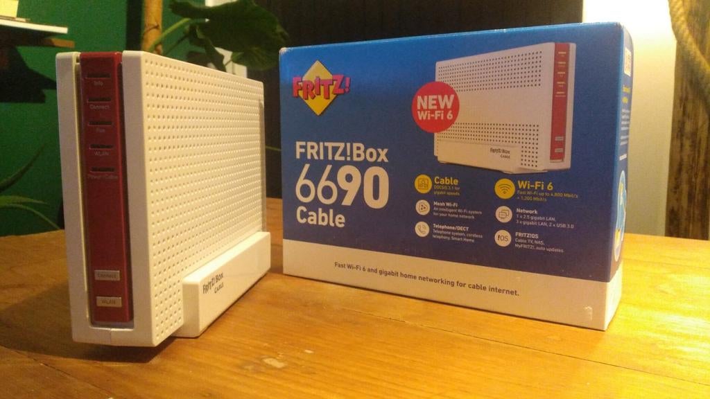 FRITZ!Box 6690, Computers en Software, Routers en Modems, Zo goed als nieuw, Router met modem, Ophalen