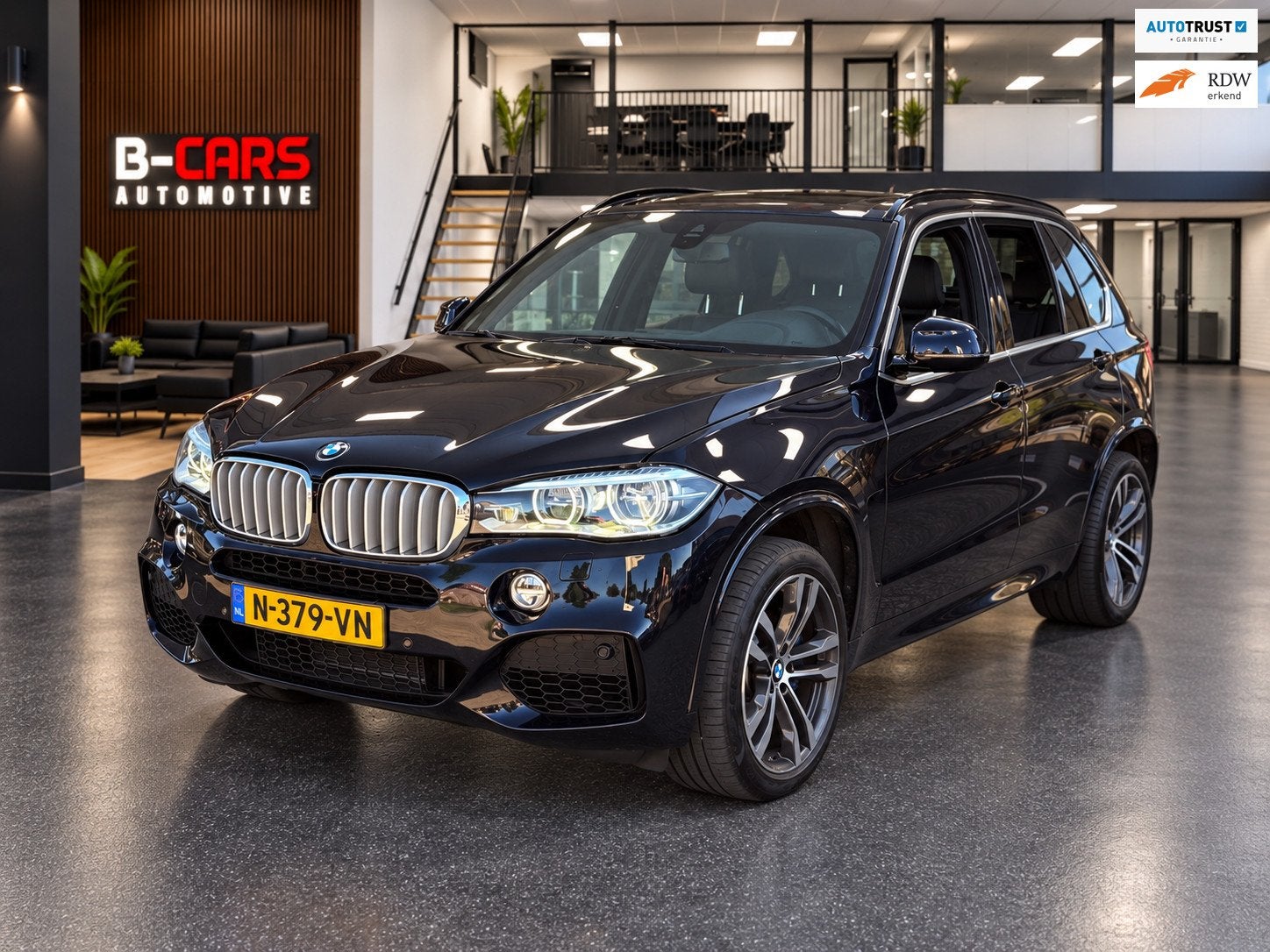 BMW X5 XDrive50i HighEx MPAKKET|HEADUP|PANO|LINEASS|, Gebruikt, Zwart, Bedrijf, Vierwielaandrijving