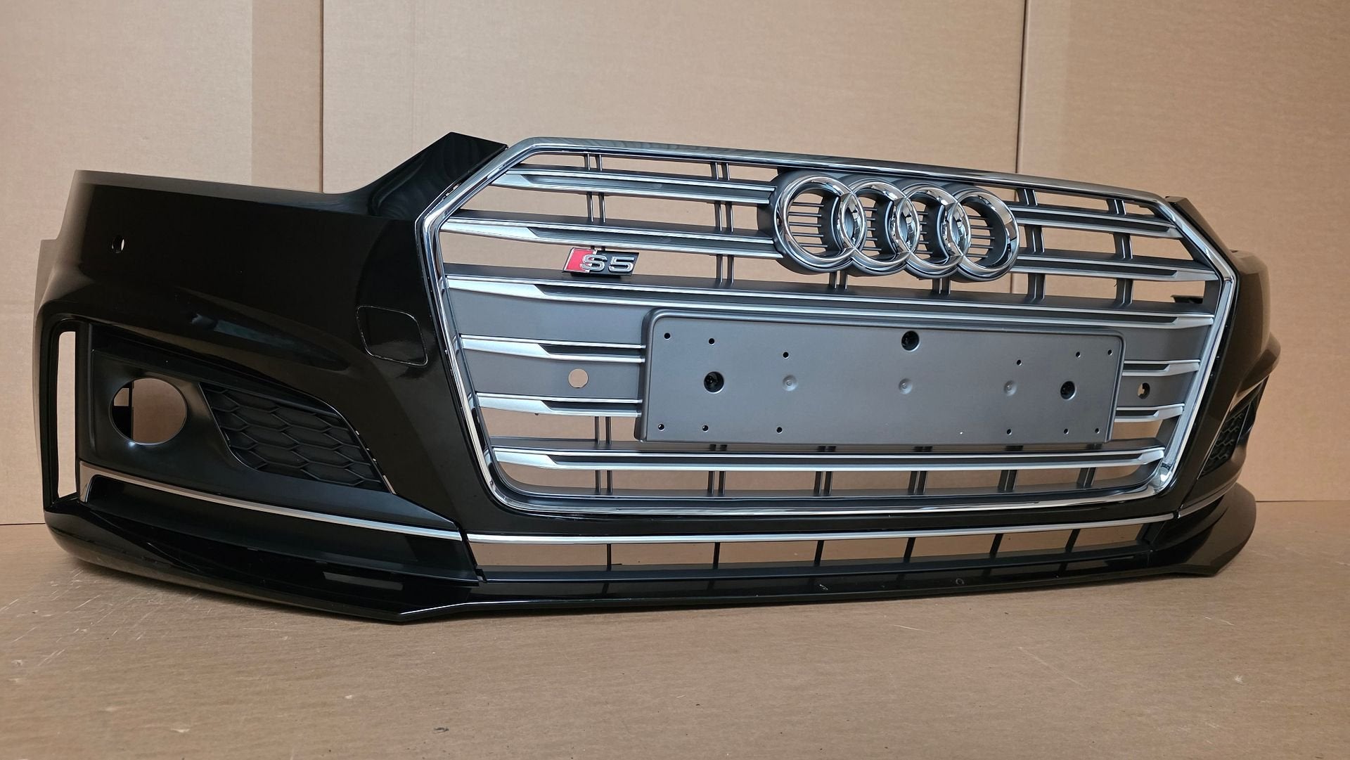 Voorbumper Audi A5 B9 8W S5 4xPDC bj.2016-2019 Origineel 8W6, Gebruikt, -, Voor, Ophalen of Verzenden