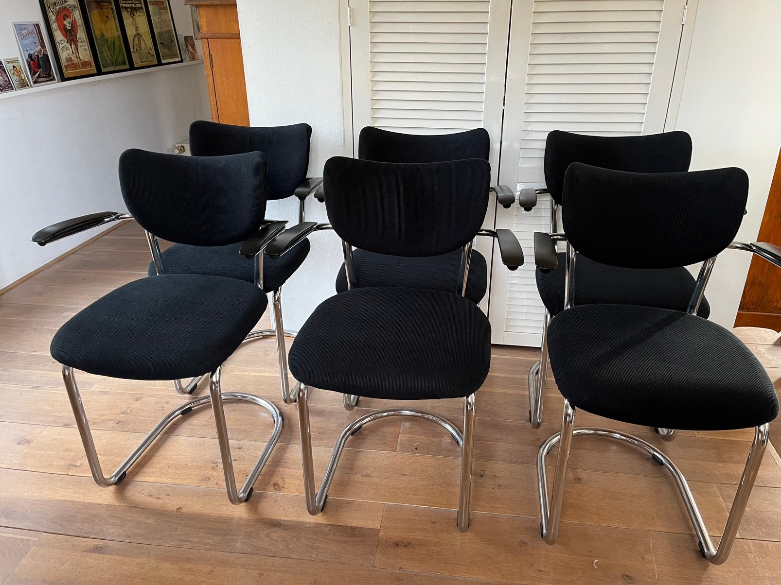6 Gispen 3011 stoelen, Ophalen, Gebruikt, Hout, Zwart