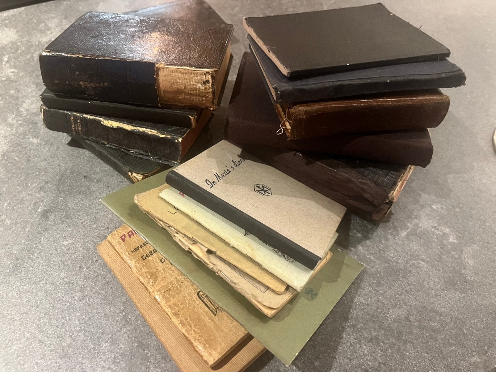 Antieke religieuze boekjes Missalen & Parochiebundels etc, Ophalen of Verzenden