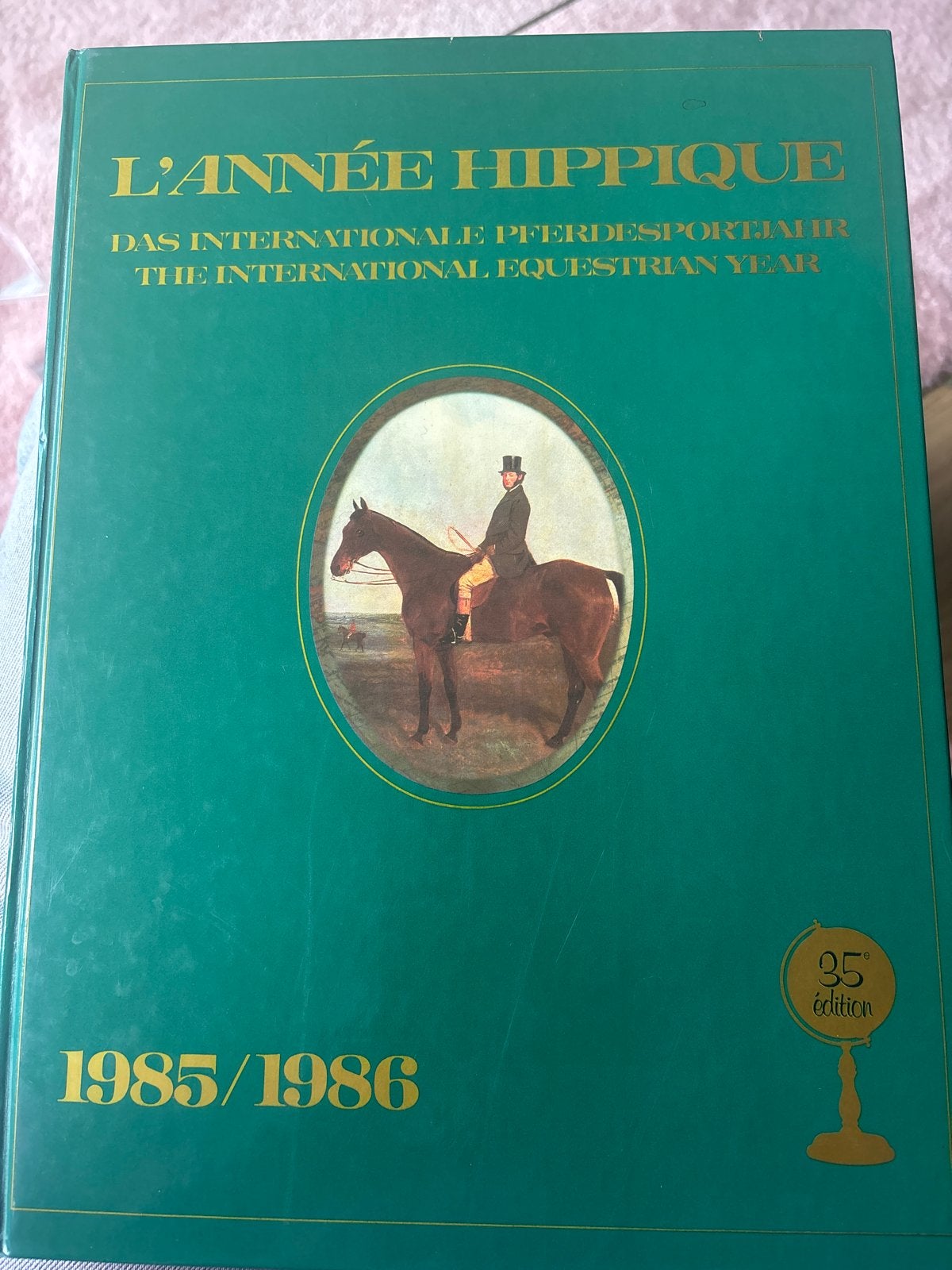 L'Année Hippique 1985/1986 - Internationaal Paardensport Jaa, Boeken, Ophalen of Verzenden, Gelezen, Overige sporten