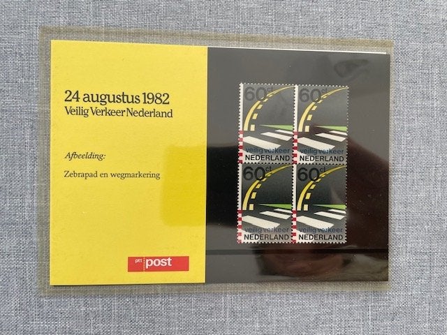 Postzegelmapje PZM6 - 50 jaar Veilig Verkeer Nederland 1982, Ophalen of Verzenden, Postfris, Overige thema's