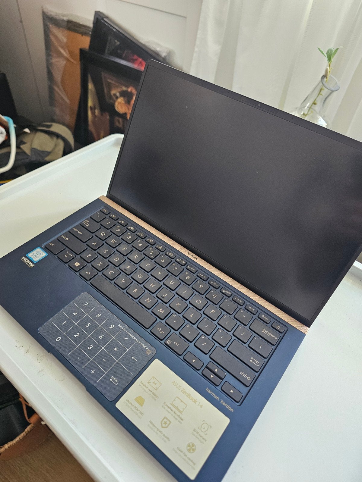 ASUS ZenBook 14 (RX433FA) – i5 / 8GB / 256GB SSD, Computers en Software, Ophalen, Gebruikt, 2 tot 3 Ghz, Qwerty